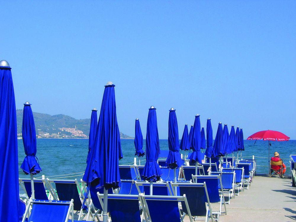 Hotel Moresco Diano Marina Bagian luar foto