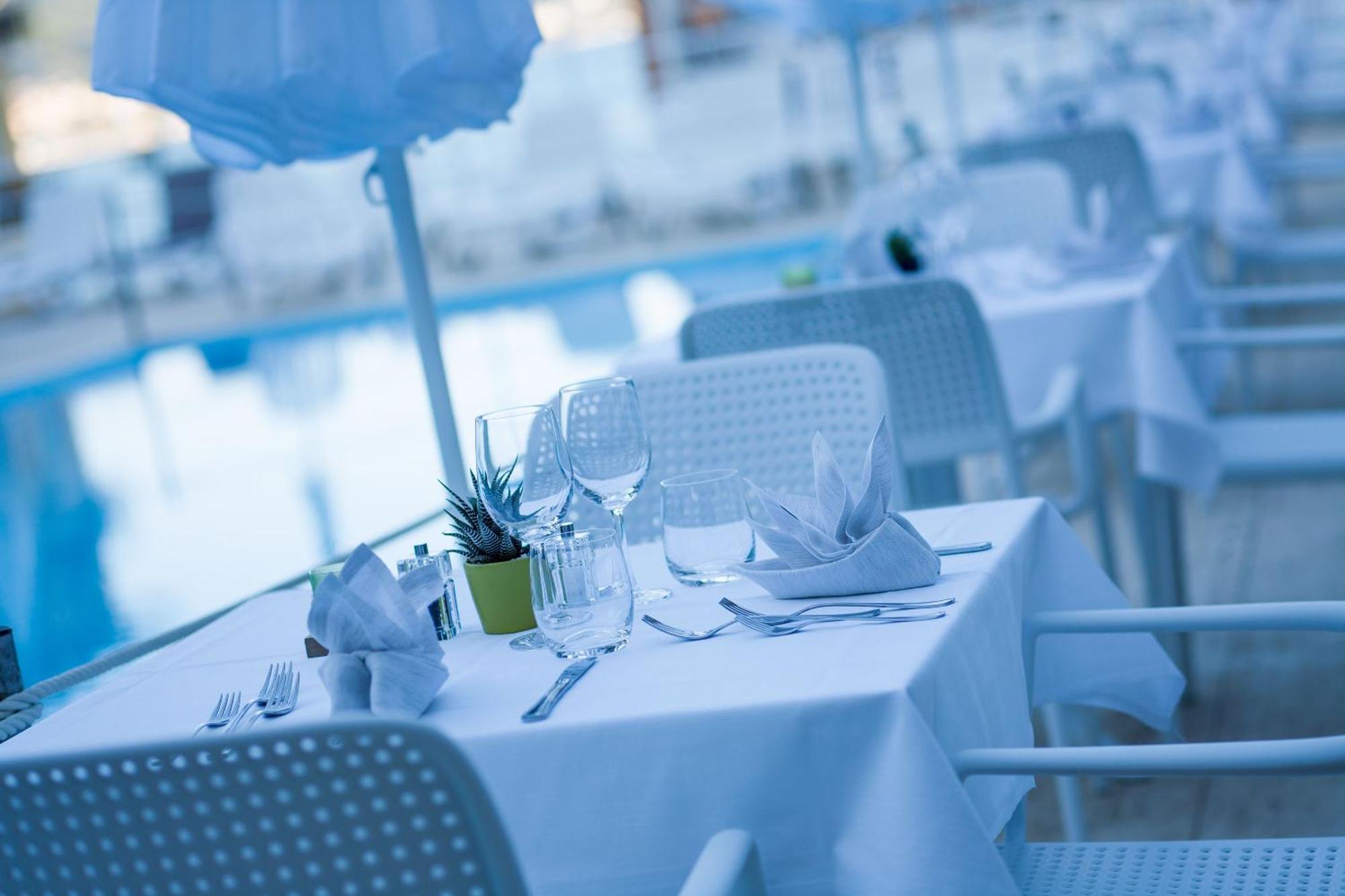 Hotel Moresco Diano Marina Bagian luar foto