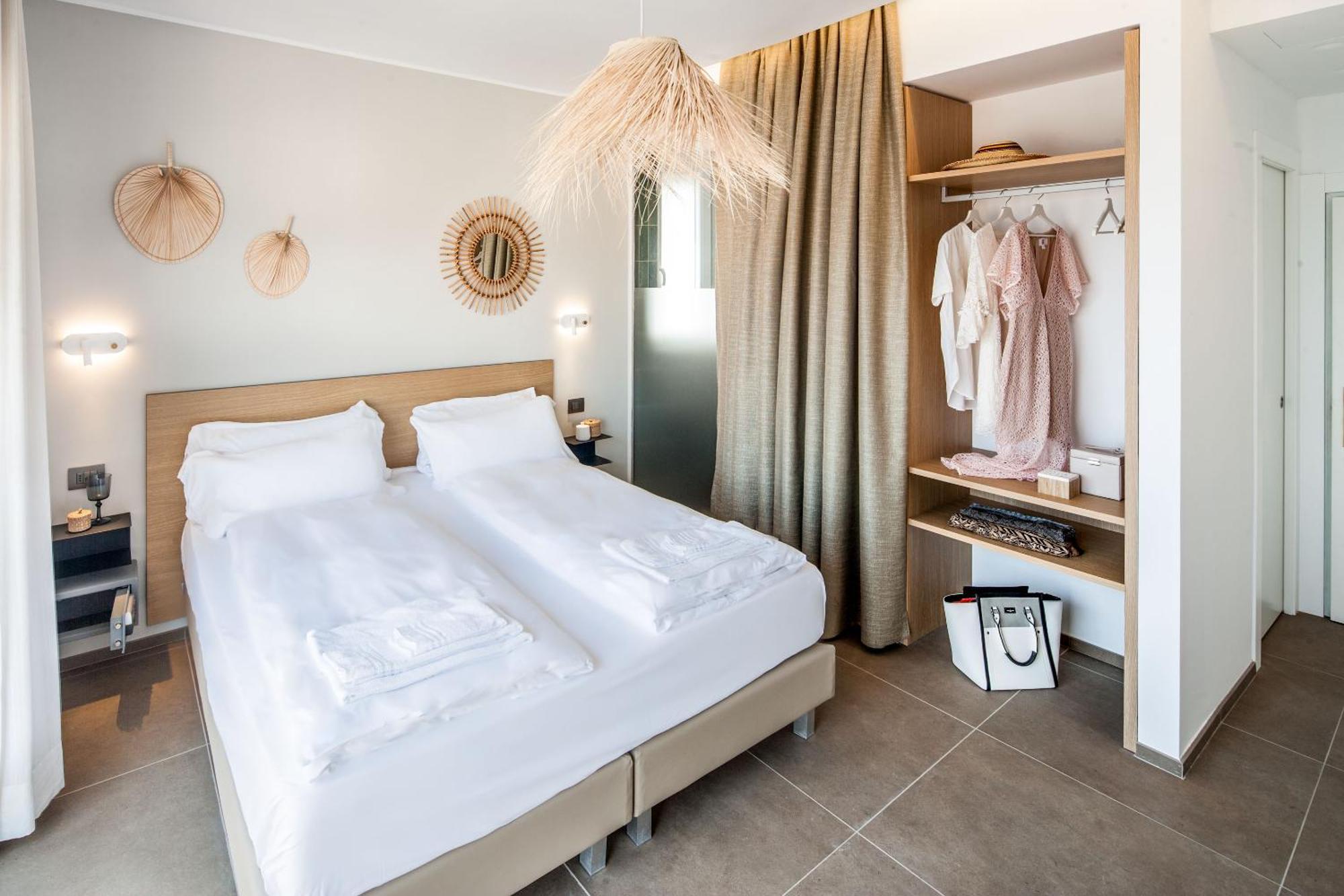 Hotel Moresco Diano Marina Bagian luar foto