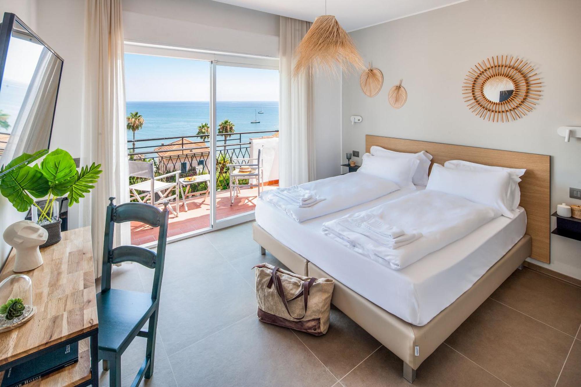 Hotel Moresco Diano Marina Bagian luar foto